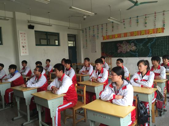 汽車系落實(shí)儀表規(guī)范，提升學(xué)生精神面貌