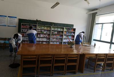 圖書館內的志愿者風采