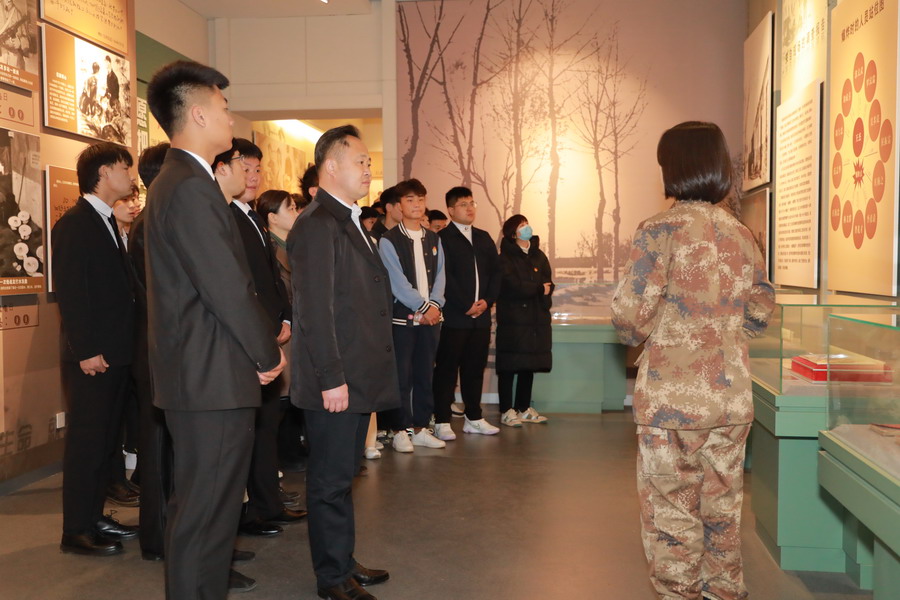 感懷先烈，砥礪奮進(jìn)——我校開(kāi)展“學(xué)黨史.強(qiáng)信念.跟黨走”主題活動(dòng)