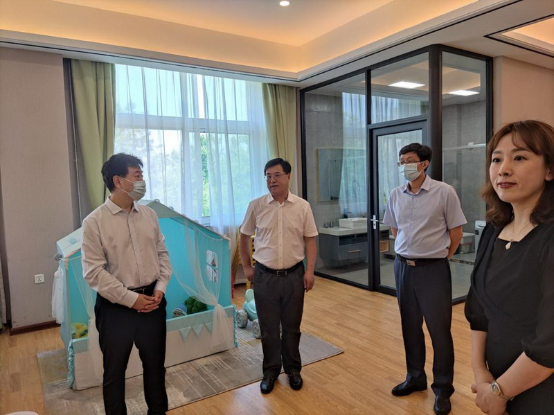 我校應(yīng)邀參加國家發(fā)改委深化促進(jìn)家政服務(wù)業(yè)提質(zhì)擴(kuò)容“領(lǐng)跑者”行動專題調(diào)研會議