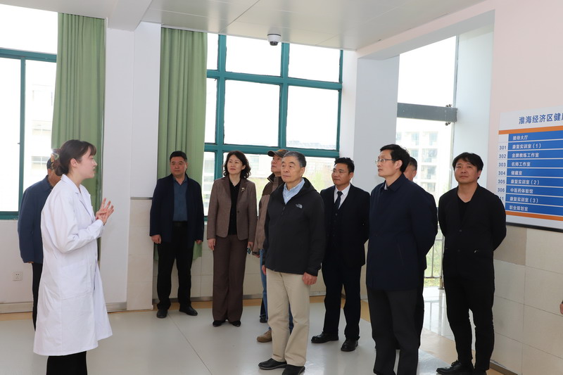 全國政協(xié)原副秘書長、民革中央副主席何丕潔來校調研